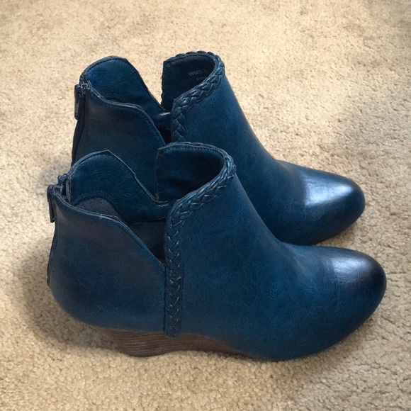 report slicker chelsea rain bootie